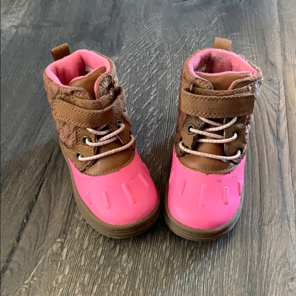 Carters snow boots